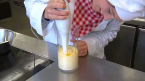 Olie, azijn, ei en kruiden