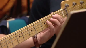 De lage tonen geven de muziek een fundament