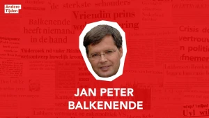 Een foto van de vroegere minister-president Jan Peter Balkenende, geplakt op een rode achtergrond. Onder zijn hoofd staat de tekst "Jan Peter Balkenende".