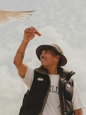 Gabs Wildebras voert meeuw