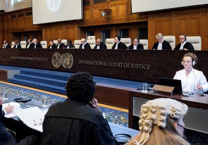 Rechters achter gestoelde bij internationaal gerechtshof