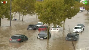 Nieuws over overstromingen, het achterhuis en televisieprijzen