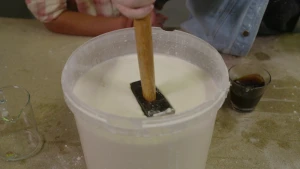 Hamer in emmer met maizena.