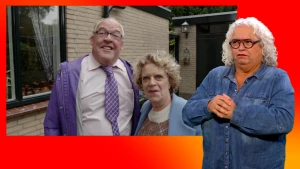 Jan en Helma boel staan in hun tuin. Gebarentolk staat naast het scherm.