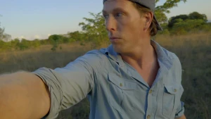 Hongerige wurgslang op de savanne